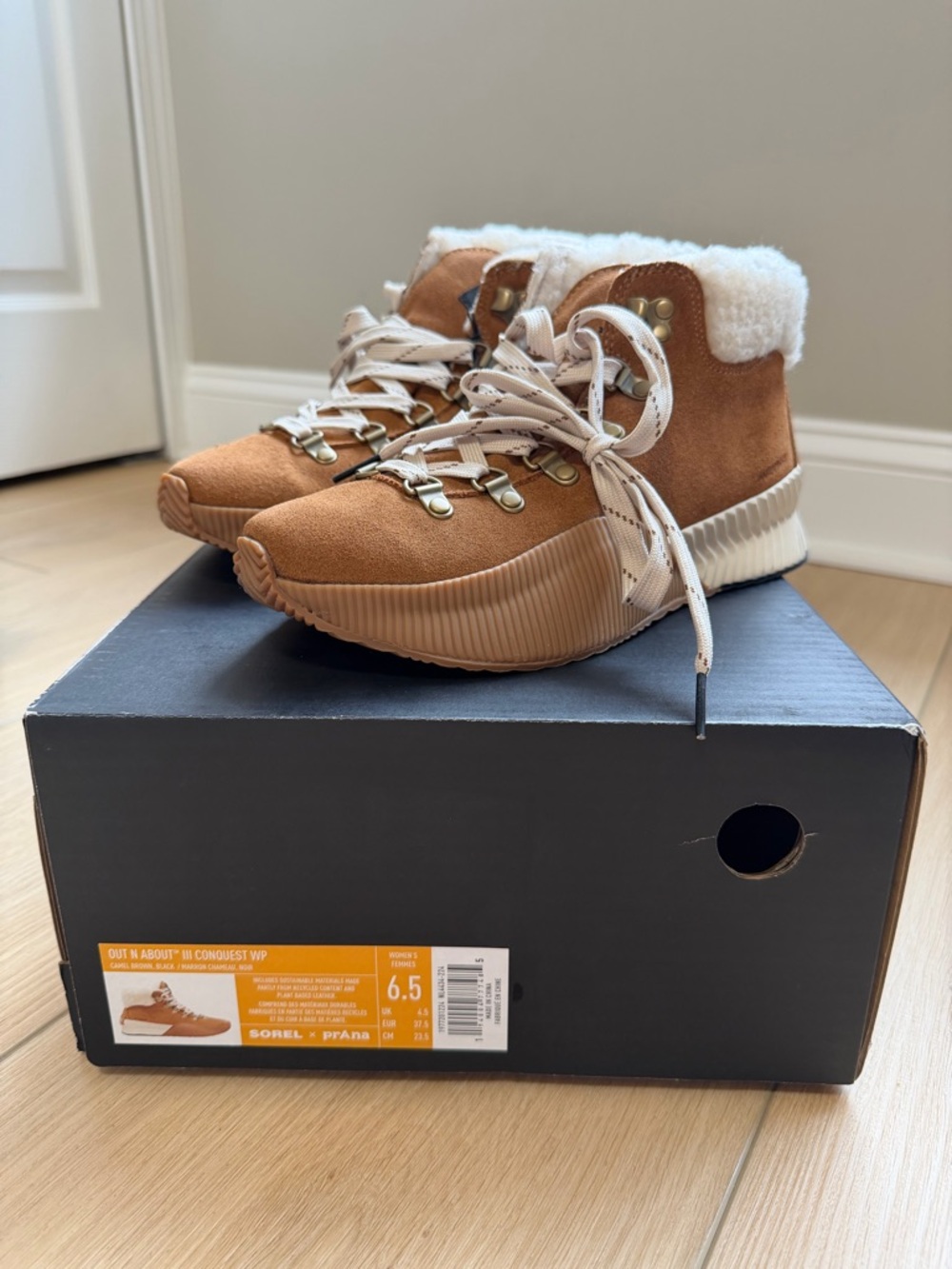 NEW Women’s Sorel Out N' About Boots size 6.5